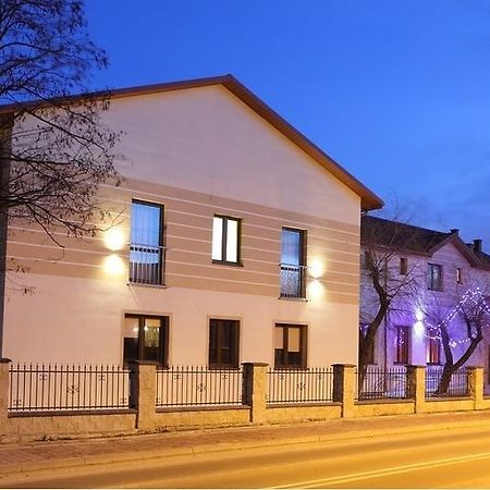Hotel Stara Fabryka Malogoszcz Bagian luar foto