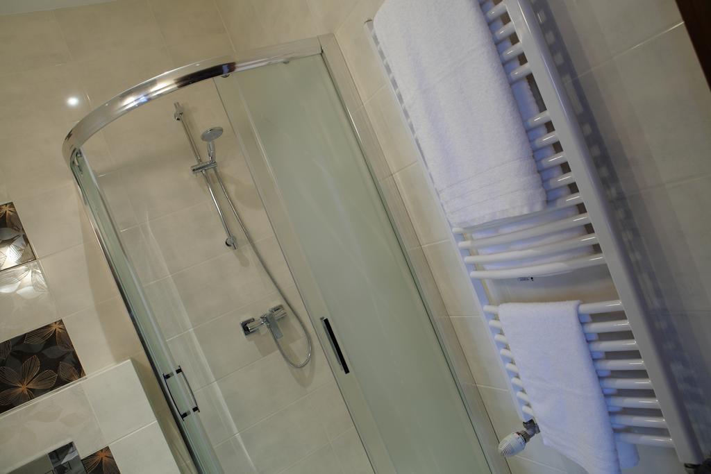 Hotel Stara Fabryka Malogoszcz Ruang foto